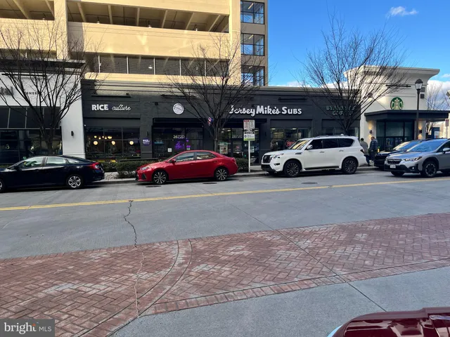 $2,350 | 2700 Bellforest Court, Unit 310, Vienna, VA 22180