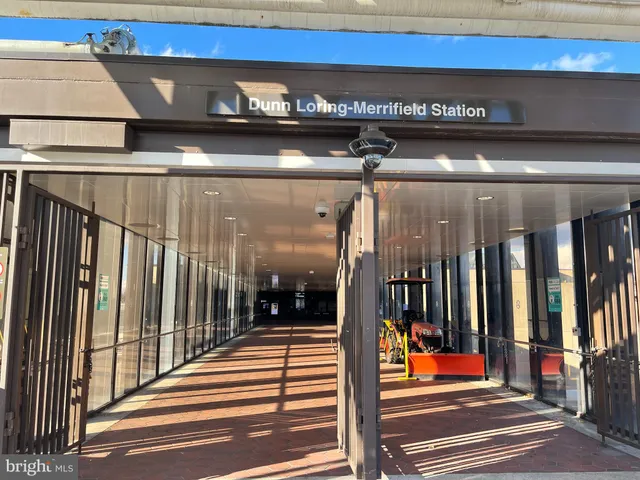 $2,350 | 2700 Bellforest Court, Unit 310, Vienna, VA 22180