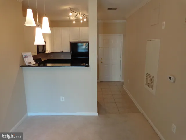 $2,350 | 2700 Bellforest Court, Unit 310, Vienna, VA 22180