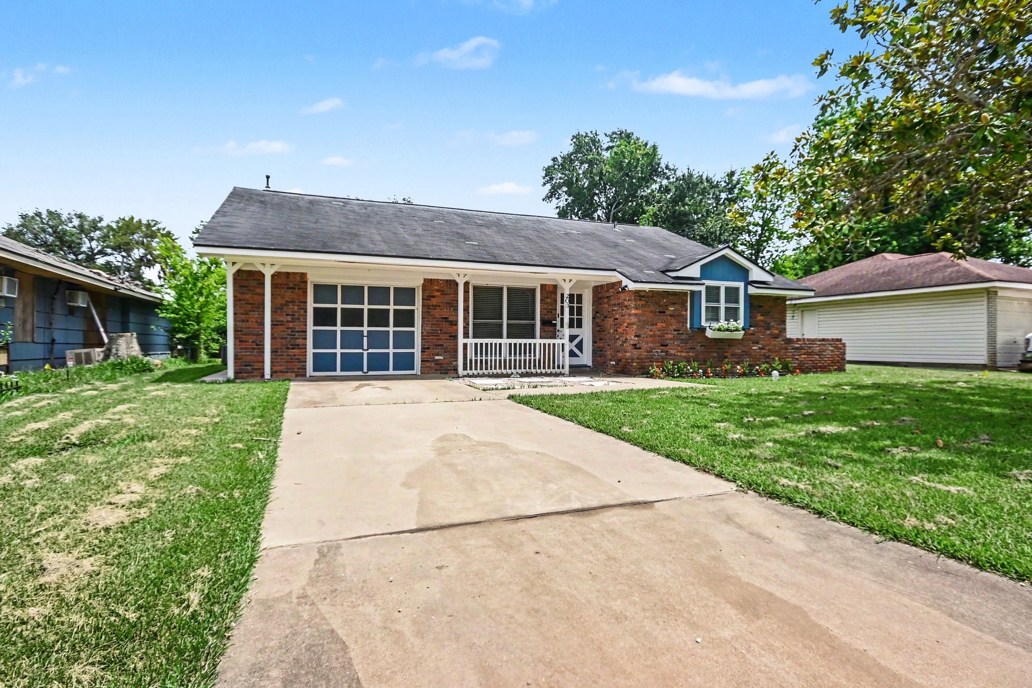 203 Chestnut Street Lake Jackson, TX 77566 - Photo 4 of 31