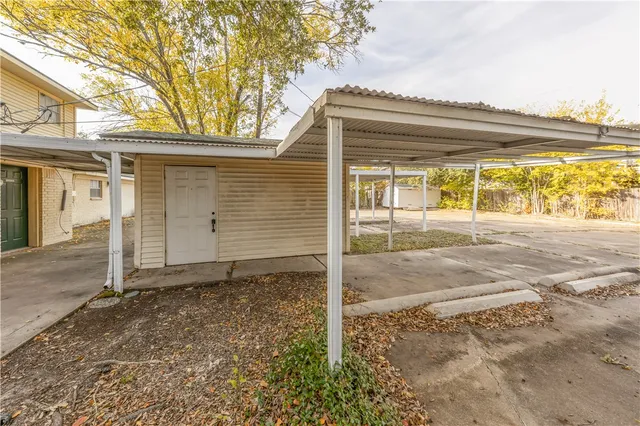 $2,800 | 1805 Briar Oaks Drive, Unit B, Bryan, TX 77802