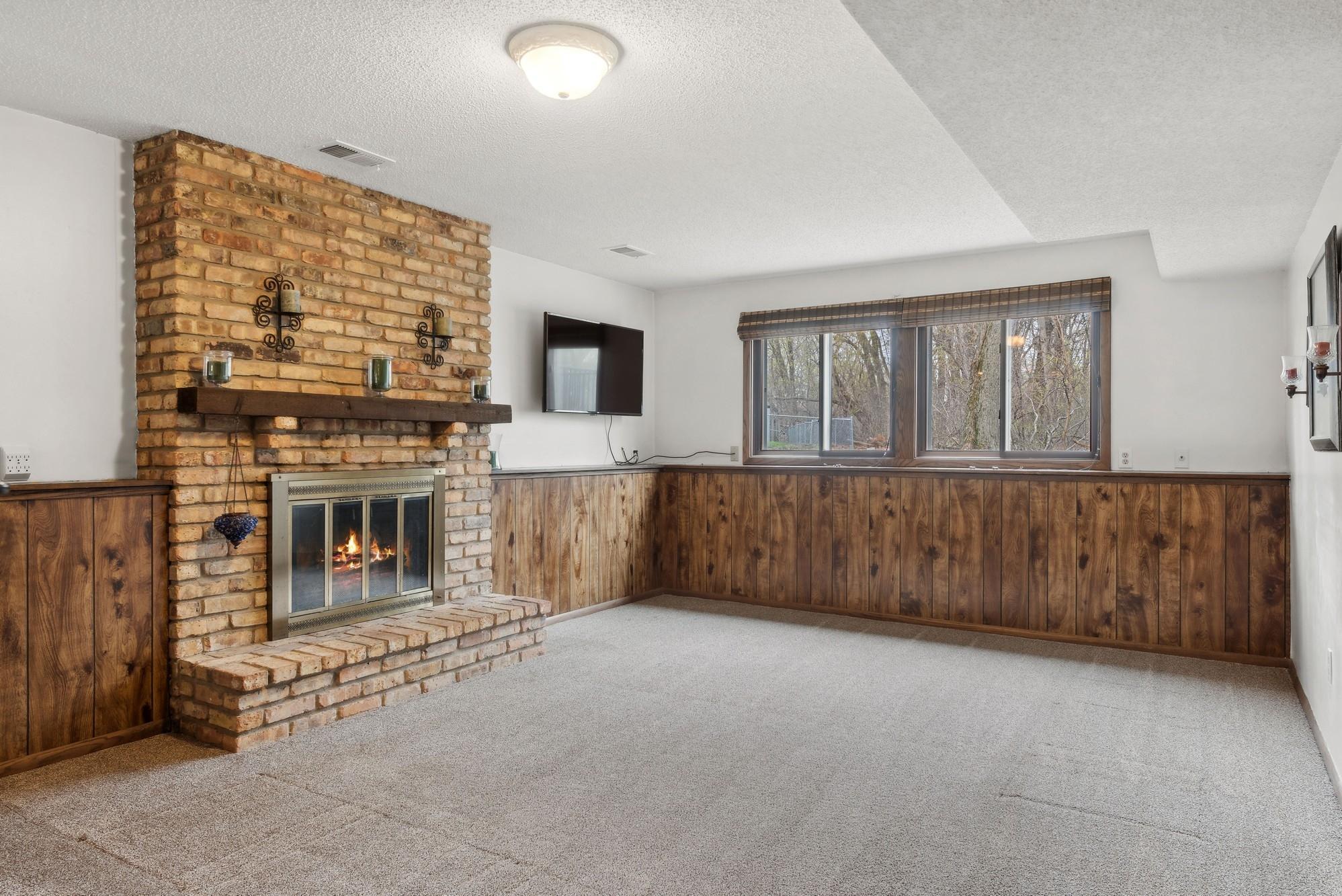 8693 Darnel Road Eden Prairie, MN 55344 - Photo 16 of 21 Gallery Image 16