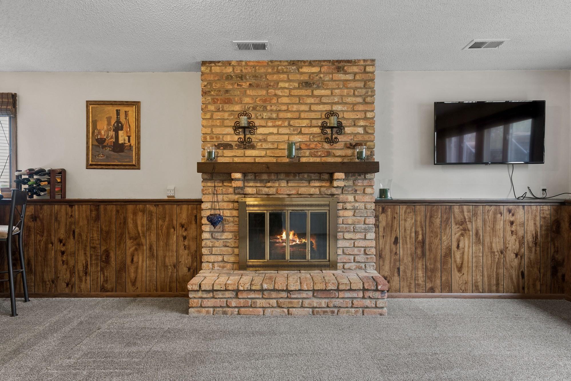 8693 Darnel Road Eden Prairie, MN 55344 - Photo 17 of 21 Gallery Image 17