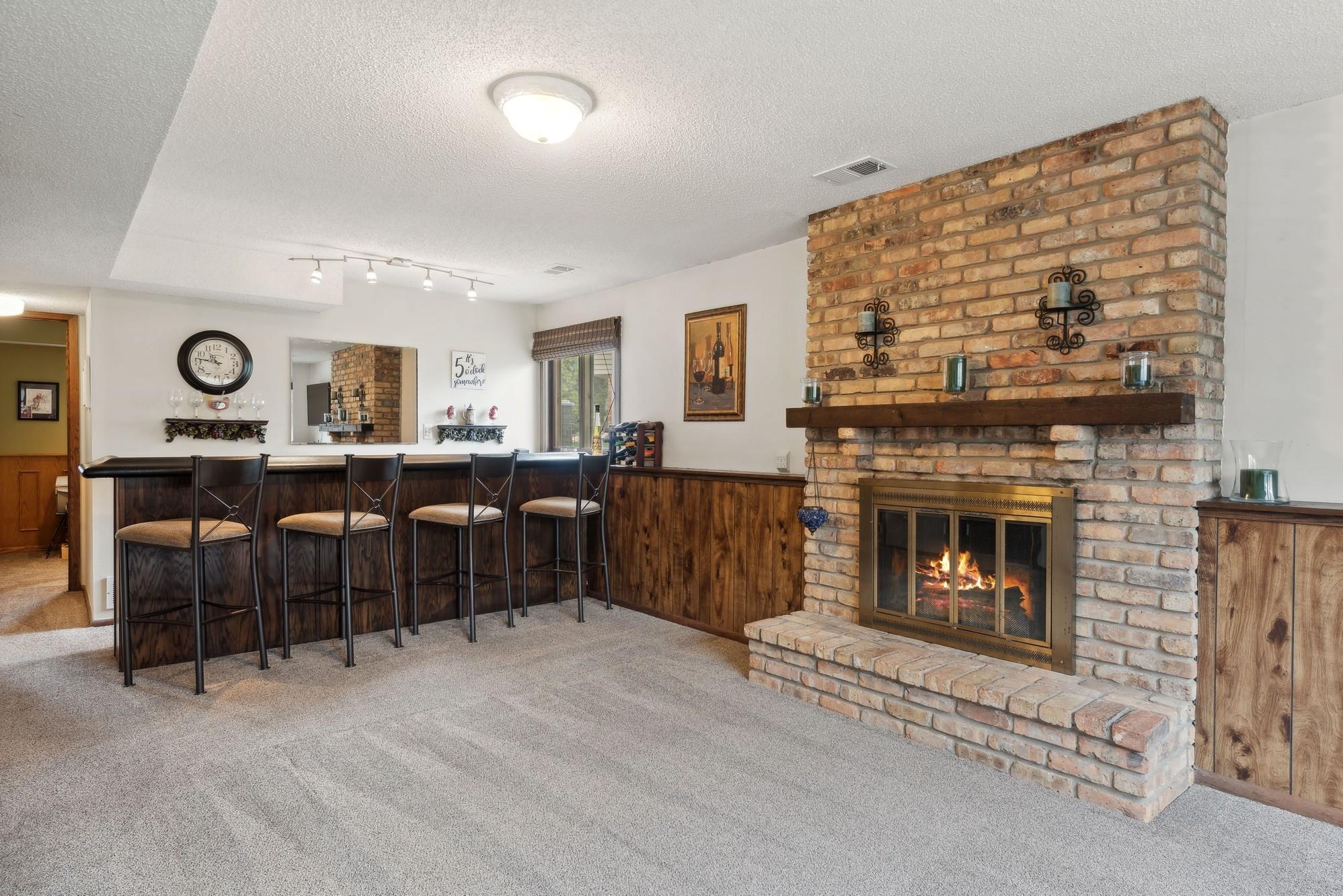 8693 Darnel Road Eden Prairie, MN 55344 - Photo 18 of 21 Gallery Image 18