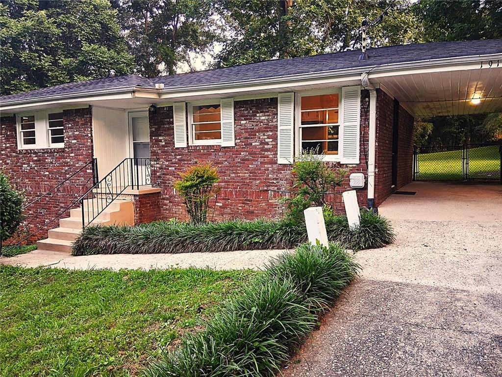 1915 Wee Kirk Road Southeast Atlanta, GA 30316 - Photo 3 of 23