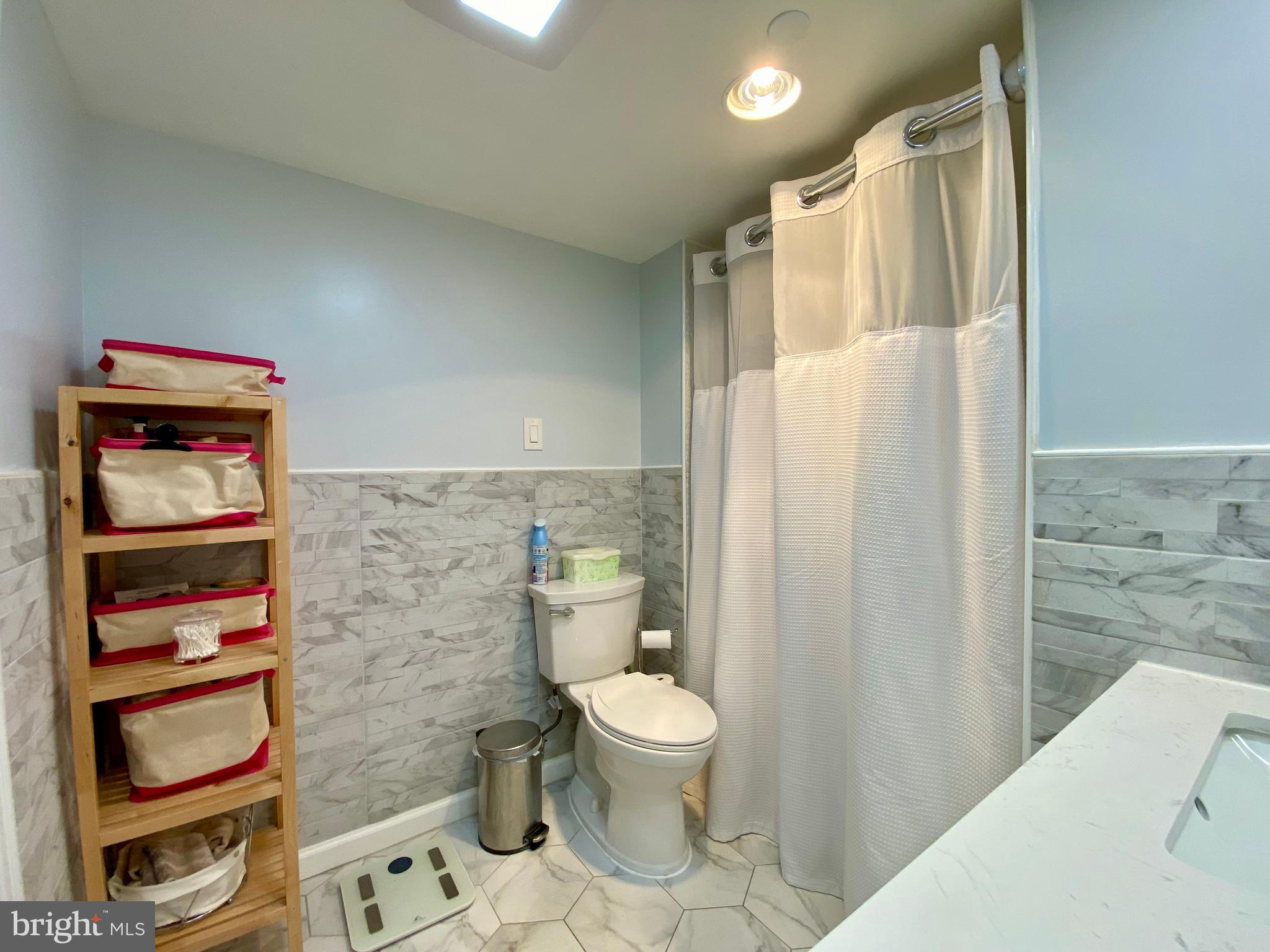 1301 North Courthouse Road, Unit 812 Arlington, VA 22201 - Photo 34 of 44 Primary Bath