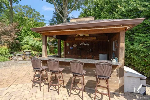 $1,099,990 | 9 Defeo Court, Deer Park, NY 11729