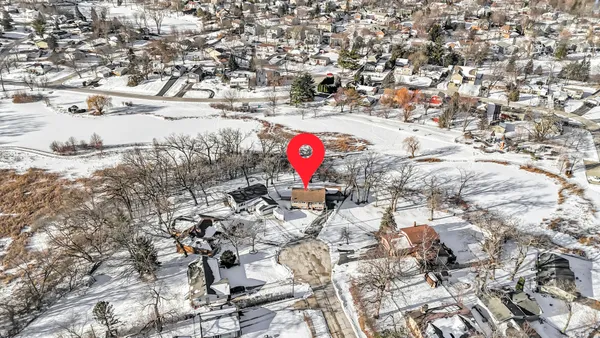 $400,000 | 1809 Maplewood Court, Lindenhurst, IL 60046