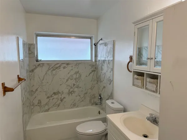 $2,400 | 4564 Northwest 16th Avenue, Fort Lauderdale, FL 33309