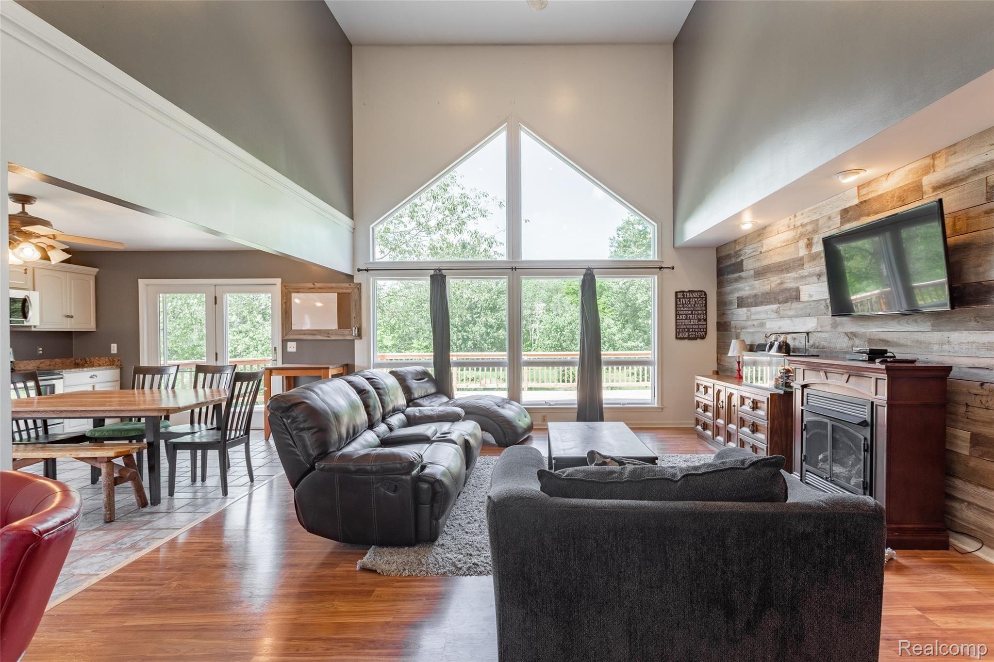 6170 Pingree Road Howell, MI 48843 - Photo 16 of 53 244A2924-HDR.jpg