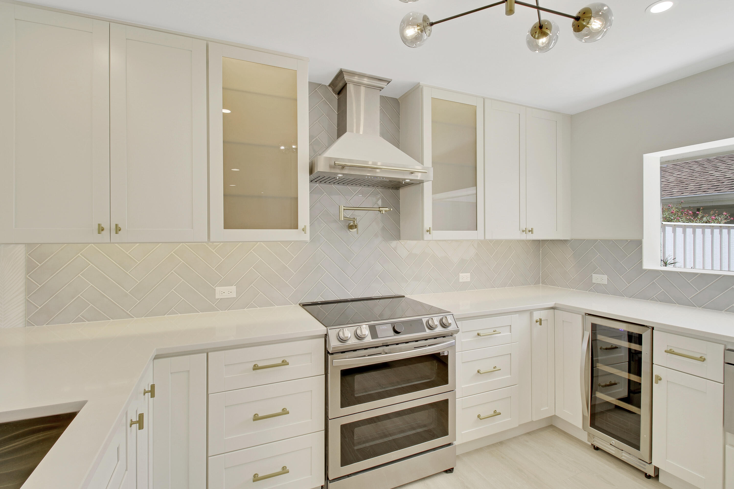 3703 Cape Pointe Circle Jupiter, FL 33477 - Photo 13 of 55 House-9