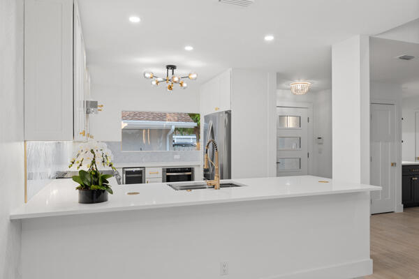 3703 Cape Pointe Circle Jupiter, FL 33477 - Photo 20 of 55 Kitchen