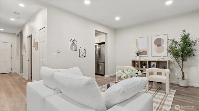 $650,000 | 18010 Northeast 94th Court, Unit 2, Redmond, WA 98052