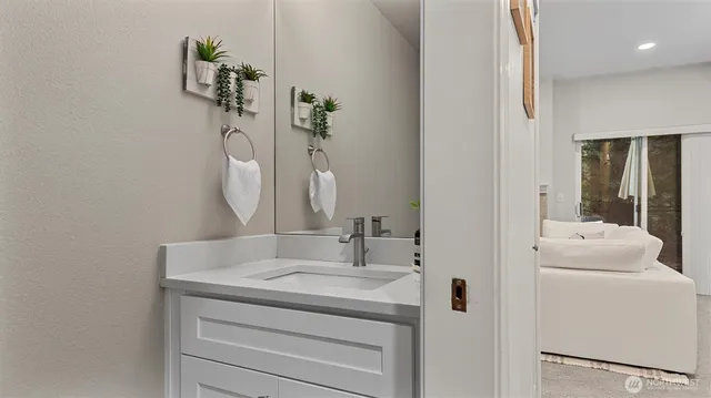 $650,000 | 18010 Northeast 94th Court, Unit 2, Redmond, WA 98052