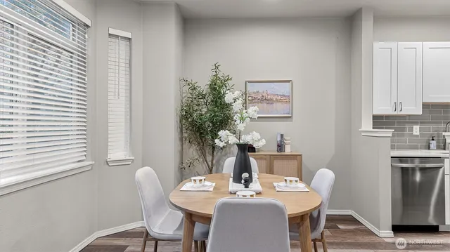 $650,000 | 18010 Northeast 94th Court, Unit 2, Redmond, WA 98052