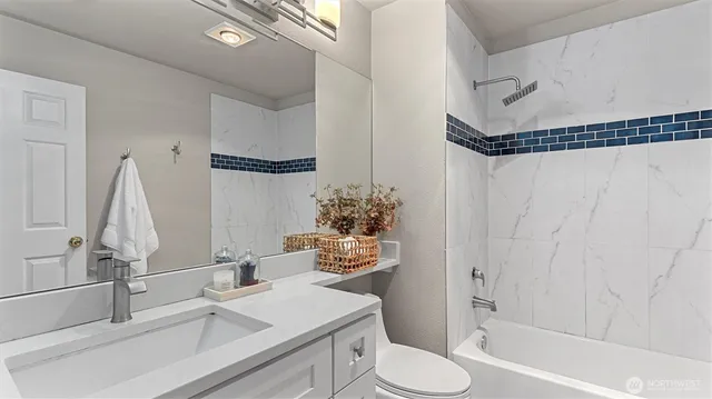 $650,000 | 18010 Northeast 94th Court, Unit 2, Redmond, WA 98052