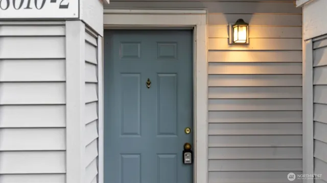 $650,000 | 18010 Northeast 94th Court, Unit 2, Redmond, WA 98052