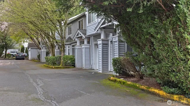 $650,000 | 18010 Northeast 94th Court, Unit 2, Redmond, WA 98052