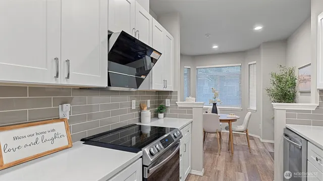 $650,000 | 18010 Northeast 94th Court, Unit 2, Redmond, WA 98052