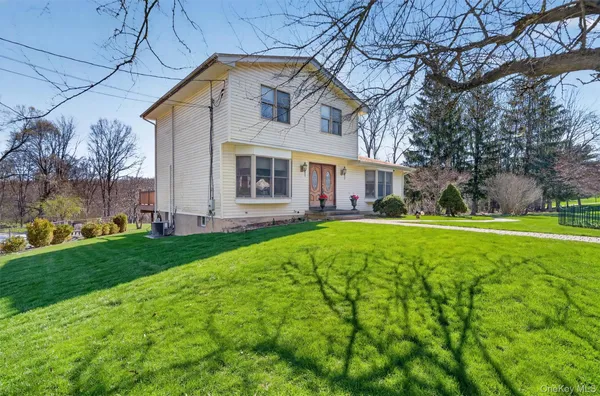 $499,999 | 15 Rena Marie Circle, Washingtonville, NY 10992