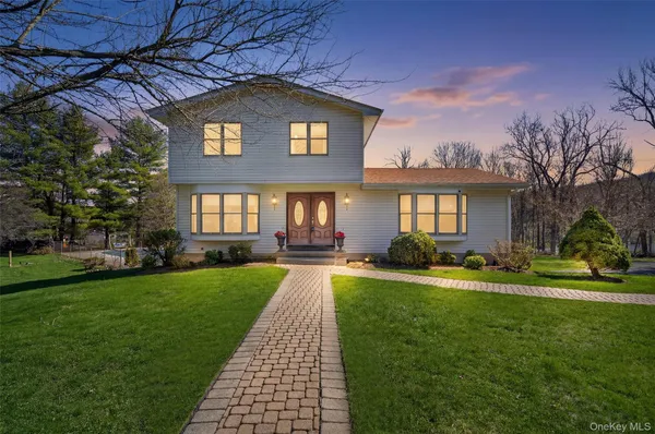 $499,999 | 15 Rena Marie Circle, Washingtonville, NY 10992