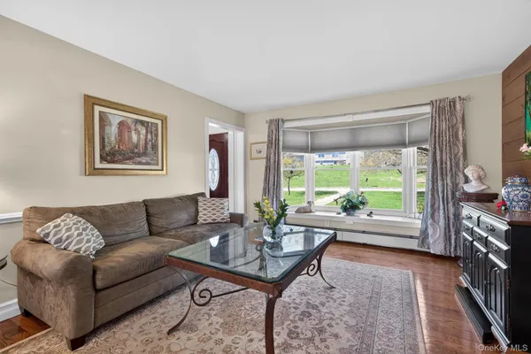 $499,999 | 15 Rena Marie Circle, Washingtonville, NY 10992