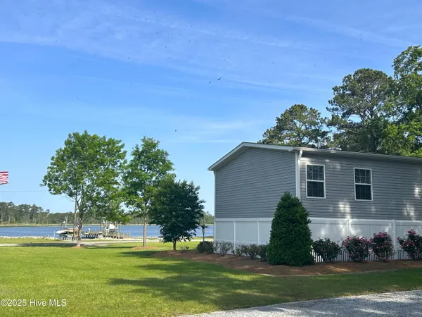 $449,900 | 360 Bond Creek Road, Aurora, NC 27806