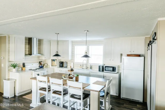 $449,900 | 360 Bond Creek Road, Aurora, NC 27806