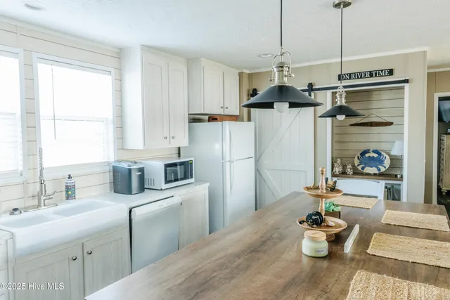 $449,900 | 360 Bond Creek Road, Aurora, NC 27806