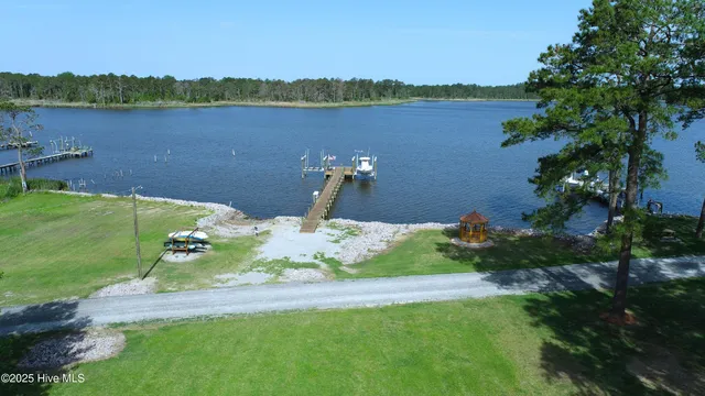 $449,900 | 360 Bond Creek Road, Aurora, NC 27806