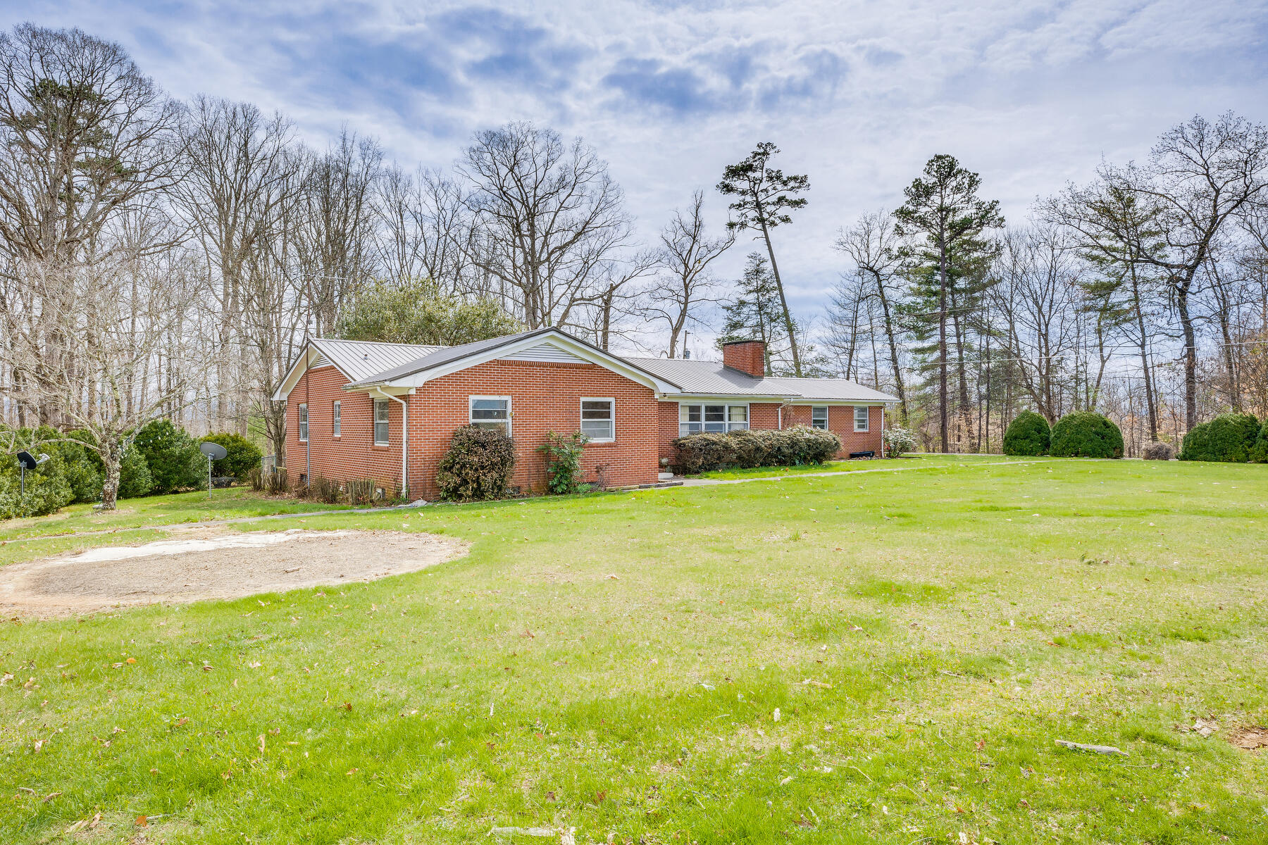 6875 Warrensburg Road Mosheim, TN 37818 - Photo 4 of 56 003