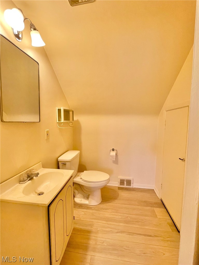 1580 Brainard Road Lyndhurst, OH 44124 - Photo 11 of 20 2nd floor half bath