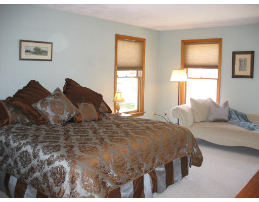 10 Pheasant Hill Road Hopkinton, MA 01748 - Photo 13 of 21 Gallery Image 13
