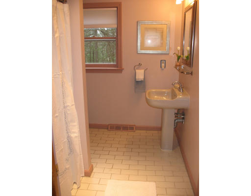 10 Pheasant Hill Road Hopkinton, MA 01748 - Photo 14 of 21 Gallery Image 14