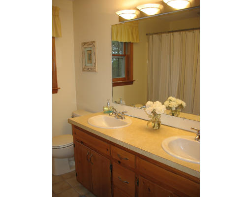 10 Pheasant Hill Road Hopkinton, MA 01748 - Photo 18 of 21 Gallery Image 18