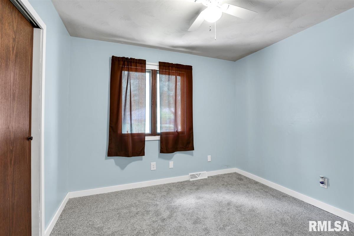 2004 Scarbrough Road Springfield, IL 62702 - Photo 10 of 25 Gallery Image 10