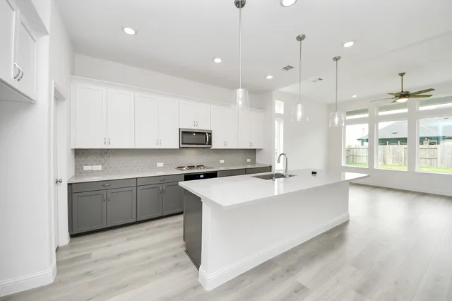 $440,343 | 1707 Sterling Water Drive, Missouri City, TX 77459