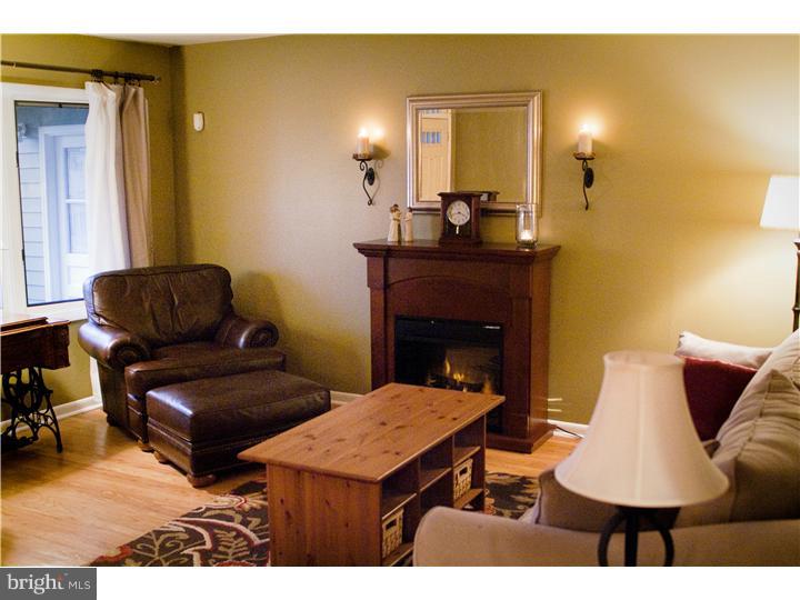 4120 Bethel Road Boothwyn, PA 19061 - Photo 3 of 25 Living Room