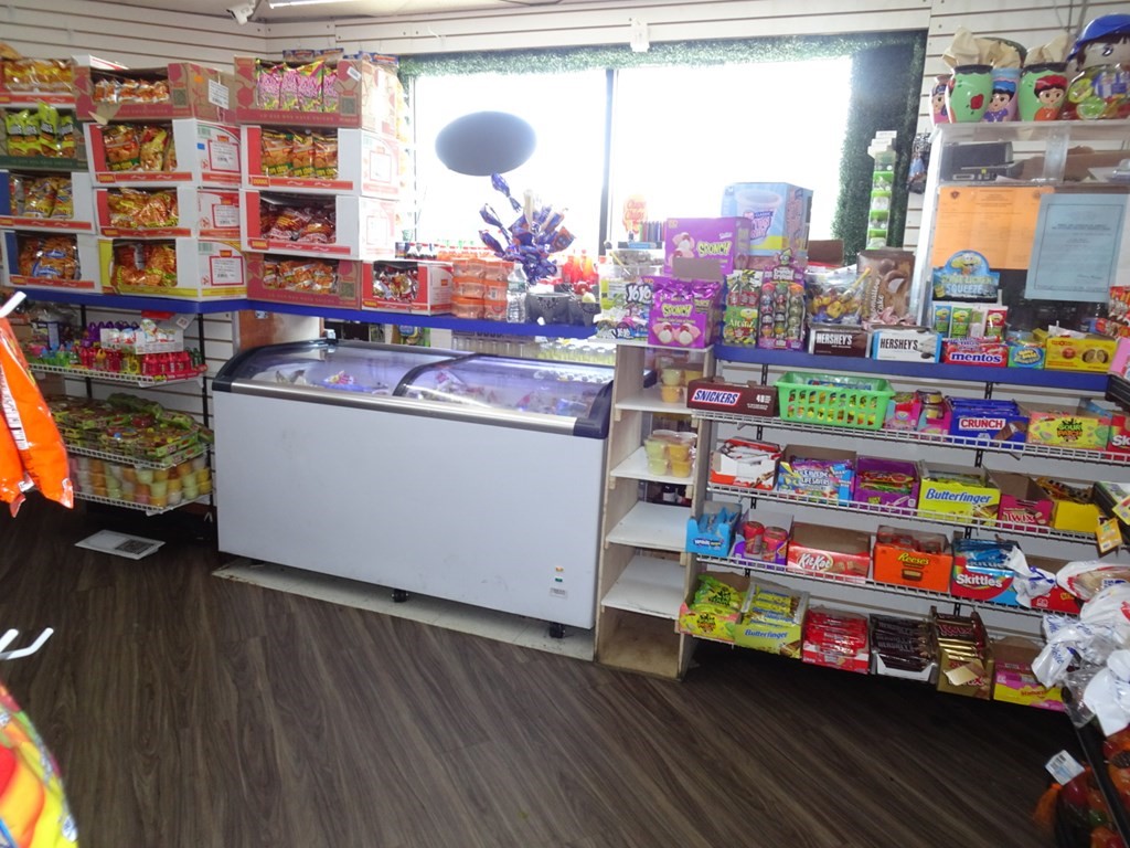 416 Crescent Avenue Chelsea, MA 02150 - Photo 20 of 21 a room with toys and wooden floor