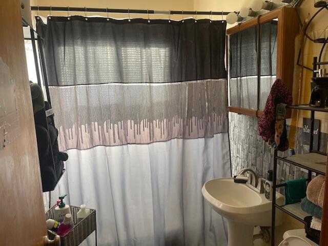 5368 North 103rd Street, Unit 5370 Milwaukee, WI 53225 - Photo 17 of 30 Bath U