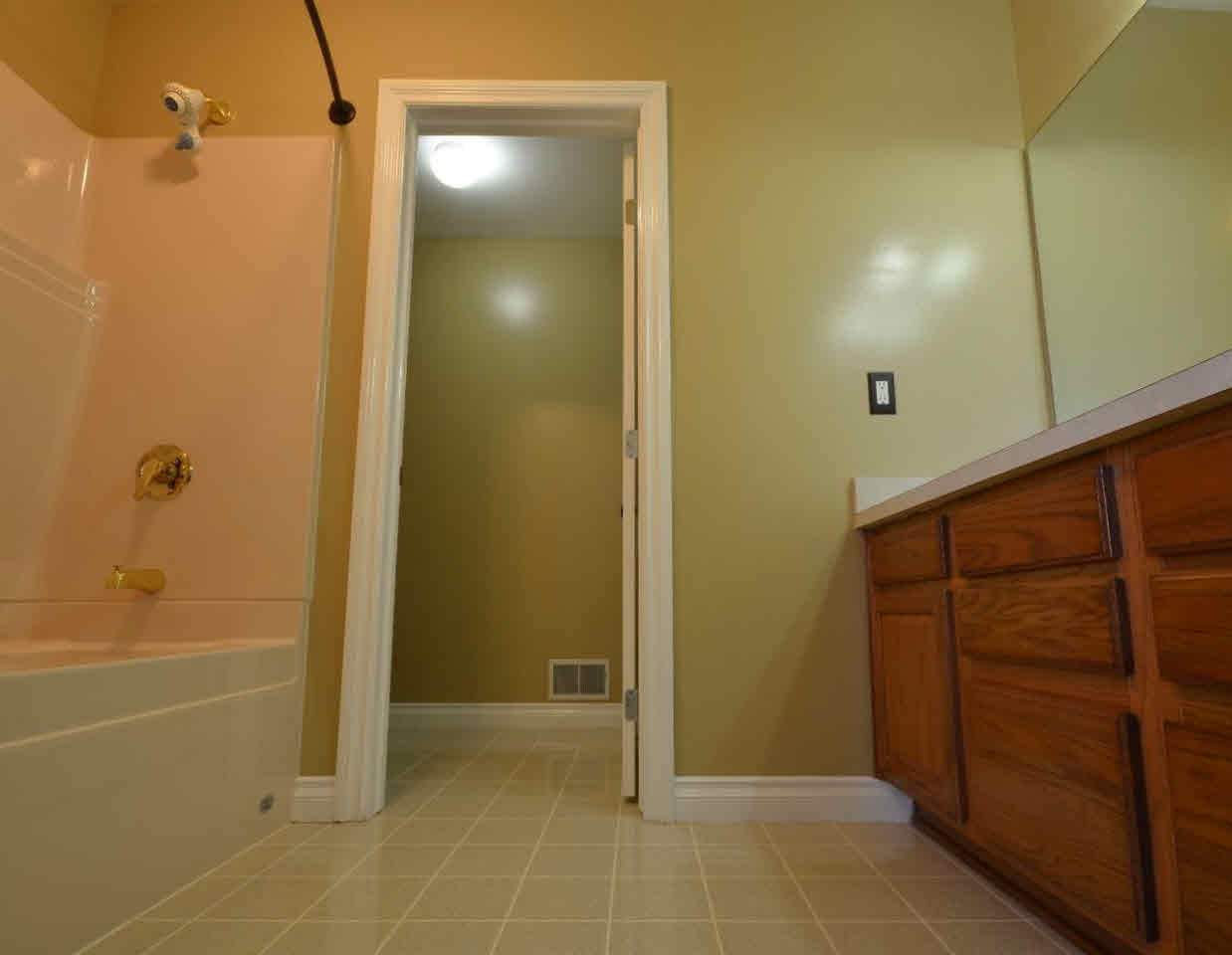 6535 Stonebrook Lane Flushing, MI 48433 - Photo 30 of 35 21348347-29.JPG