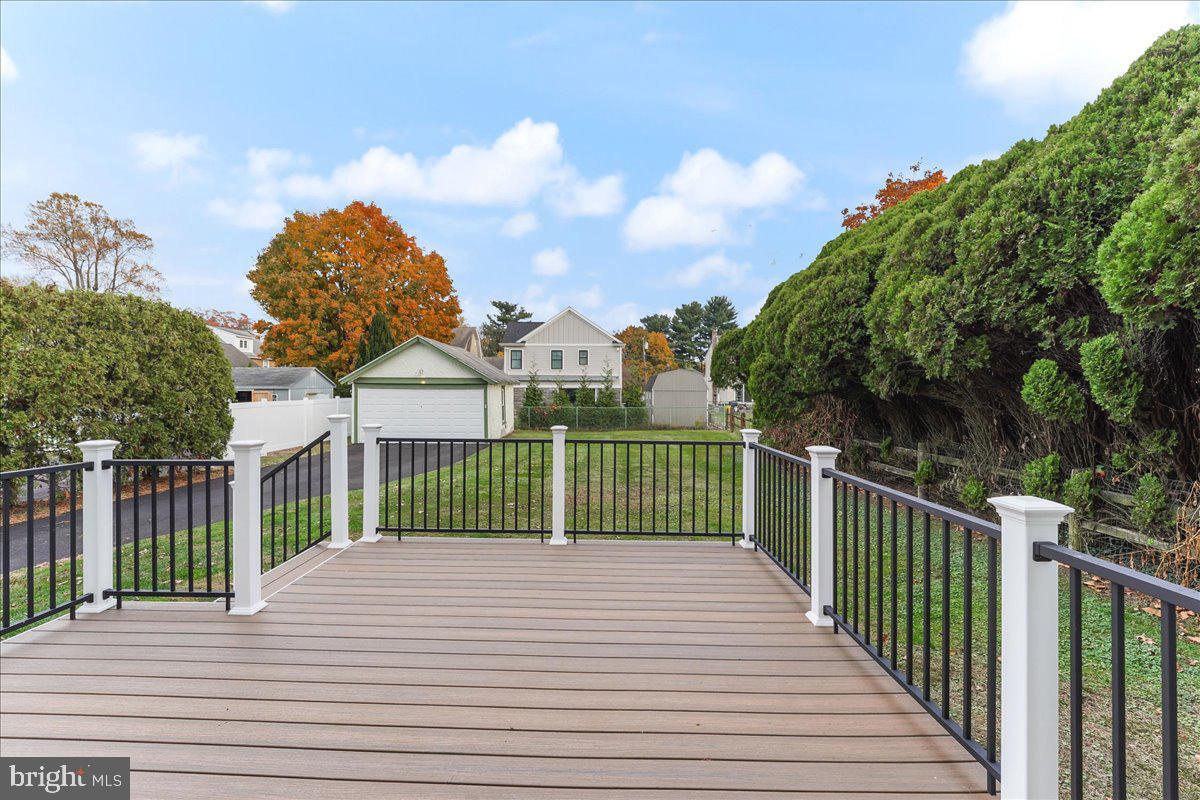 169 South Highland Road Springfield, PA 19064 - Photo 25 of 30 New Trex Deck