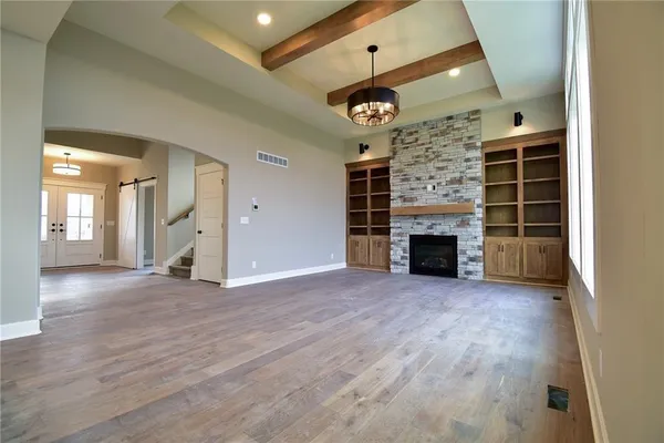 $789,950 | 13459 Terrace Park Drive, Parkville, MO 64152