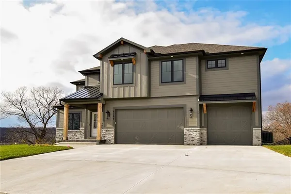 $789,950 | 13459 Terrace Park Drive, Parkville, MO 64152