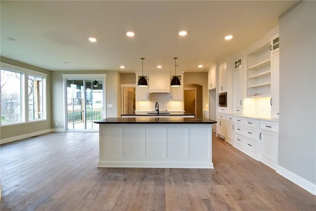 $789,950 | 13459 Terrace Park Drive, Parkville, MO 64152