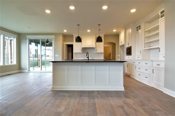 $789,950 | 13459 Terrace Park Drive, Parkville, MO 64152