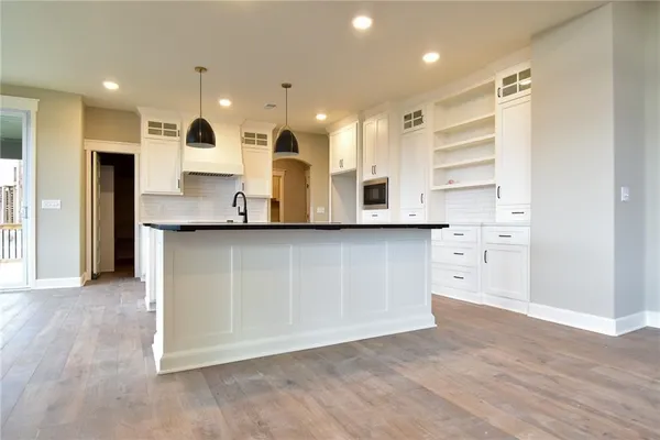 $789,950 | 13459 Terrace Park Drive, Parkville, MO 64152