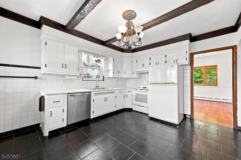 1219 Valley Road Montclair, NJ 07043 - Photo 15 of 36 Gallery Image 15
