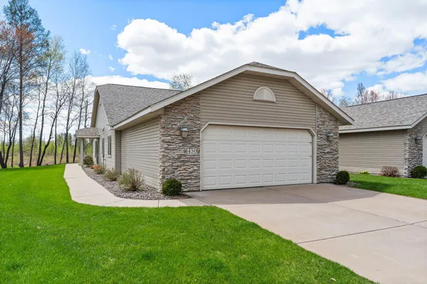 $345,900 | 450 Deer Path, Osceola, WI 54020