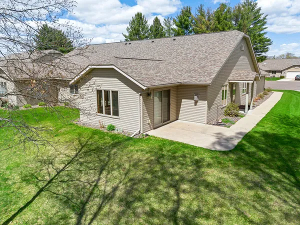 $345,900 | 450 Deer Path, Osceola, WI 54020